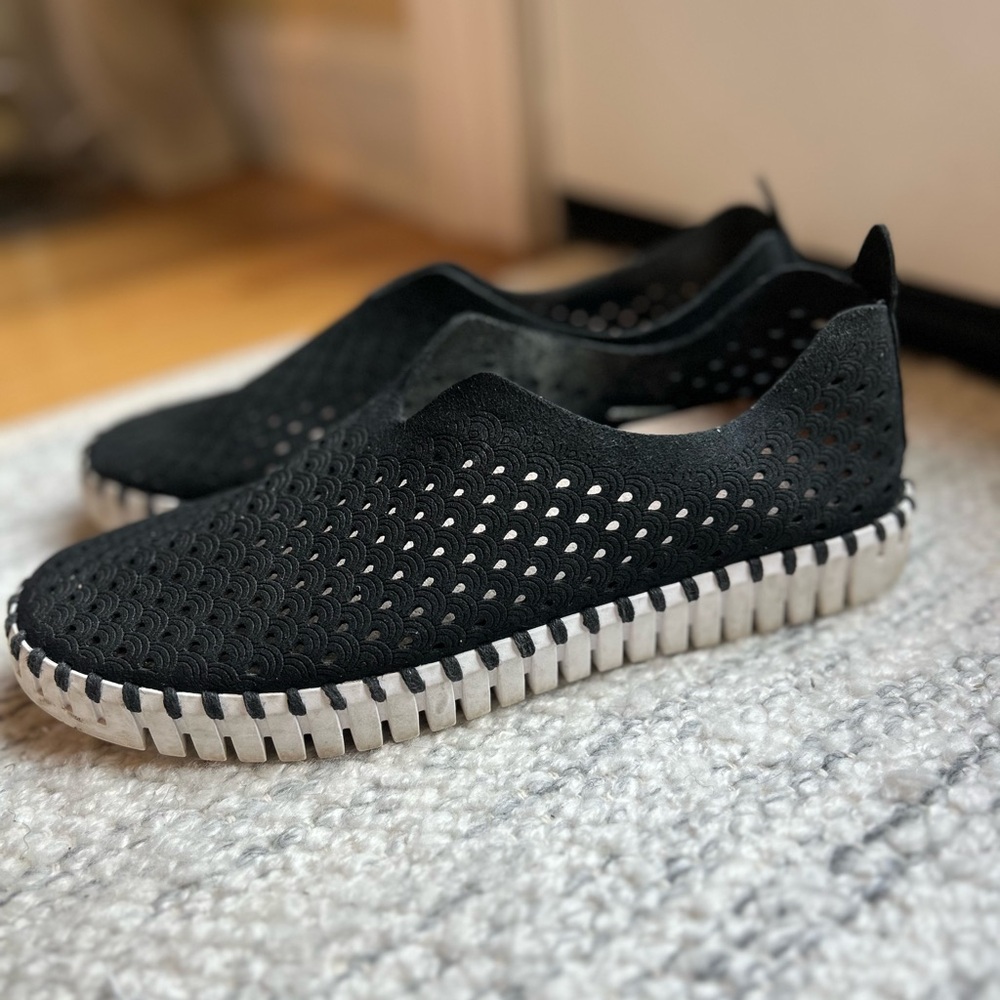 Isle Jacobsen Tulip Black Slip On Women’s Loafer Shoes - Picture 7 of 11